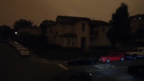 Drone street transition Vídeo Stock 228962416
