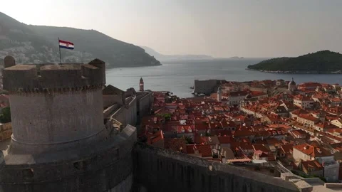 Drone Subtle Elevation Orbit Dubrovnik Minceta Tower Waving Croatian Flag Day Vídeo Stock 337849058
