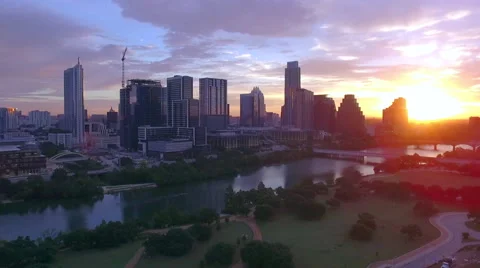 Drone Time Lapse Downtown Austin with Rowers in Lake Video stock 68078705