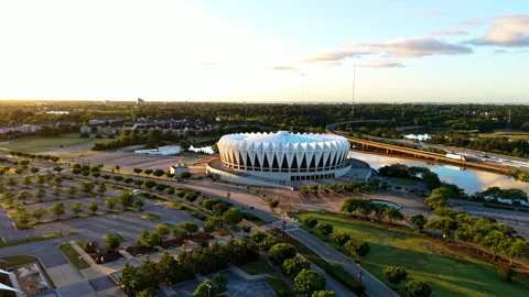 Drone Timelapse Approach to Hampton Coliseum at Sunrise, Virginia 動画素材 336288521