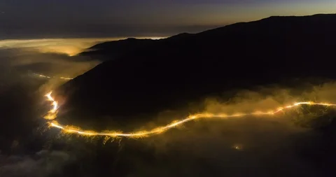 Drone timelapse hyperlapse of Malibu Canyon traffic at night Vídeo Stock 85965007