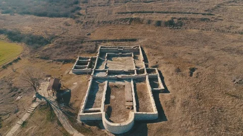 Drone top view The ancient Thracian city of Kabyle, Kabile or Cabyle in Bulgaria Vídeos de archivo 127377310