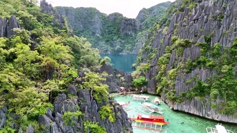 Drone Twin lagoon, limestone cliffs in Philippines. Coron, Palawan. Видео 303530044