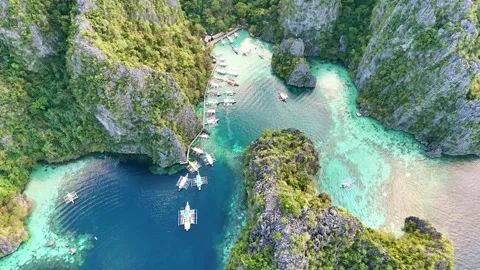 Drone Twin lagoon, limestone cliffs in Philippines. Coron, Palawan. Видео 303530075