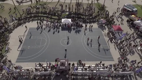 Drone Venice Beach basketball pull out Video stock 81596150