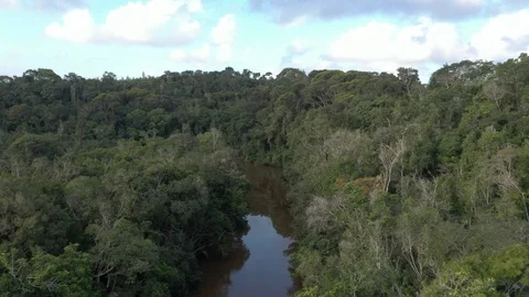 Drone very close to a river 7 動画素材 127552950