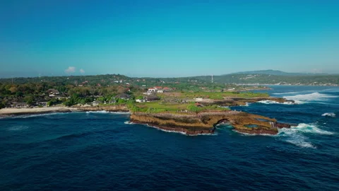 Drone video of big waves crashing at Devils Tears, dream beach a popular tourist Stock Footage 316656863