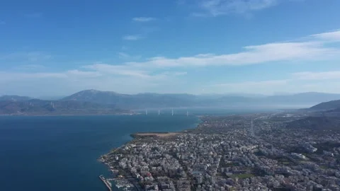 Drone video. Cable suspension bridge of Rio - Antirio Harilaos Trikoupis. 库存影片 143907119