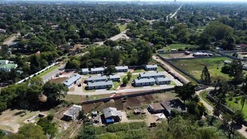 Drone video of a Housing Complex in Bulawayo, Zimbabwe. Vídeo Stock 330991031