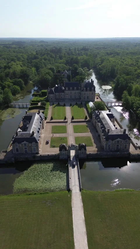 Drone video La Ferte Saint-Aubin castle France europe 動画素材 302552250