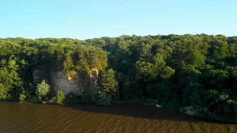Drone Video of River and Forest - Dolly Shot Vídeo Stock 90926386