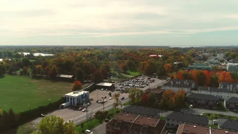Drone video rotating from left to right above the colorful trees of Fall, d.. Stock-Footage 229972126