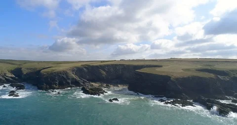 Drone Video: Tregudda Gorge, Cornwall Video stock 104962349