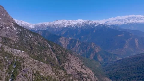 Drone view and beautiful Snow mountains in winter season in uttrakhand Stock Footage 325489021