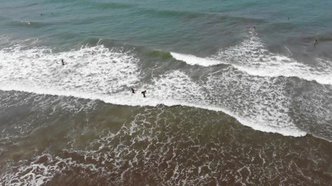 Drone view of beautiful seamless never ending footage while sea waves breaking 스톡 동영상 132246311