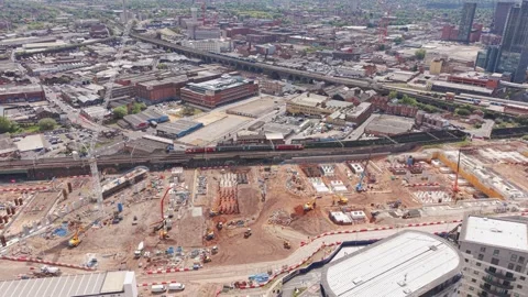 Drone View Of Birmingham Construction Site And Passing Train Vidéo 334690381
