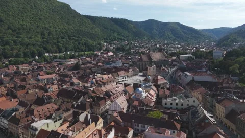 Drone View of Brașov Old Town and Council Square, Romania 스톡 동영상 326442487