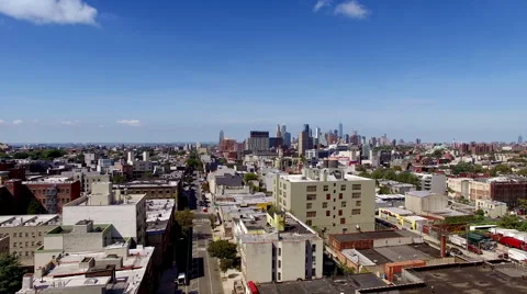 Drone view of Brooklyn and Manhattan Skyline 스톡 동영상 68407765
