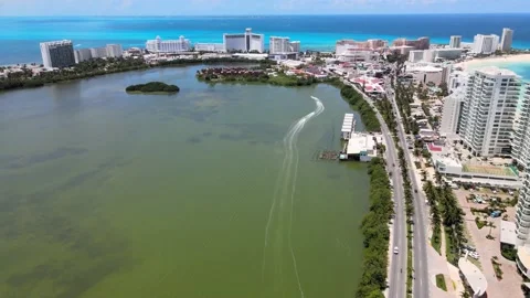 Drone view of Cancun hotel zone. Stockbeeldmateriaal 208448304