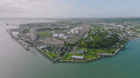 Drone view of cargo ships at Gladstone coal terminal in Queensland, Australia. 库存影片 218040651