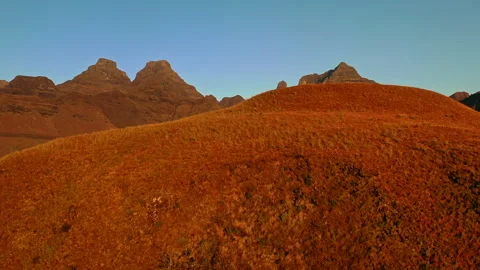 Drone view of Cathedral Peak mountain range in the Drakensberg 库存影片 340555196