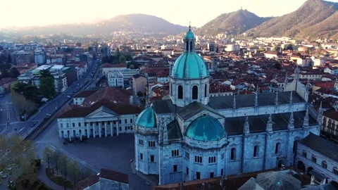 A drone view of the Cattedrale Santa Maria Assunta,Church in Como - Italy Stock Footage 182520249