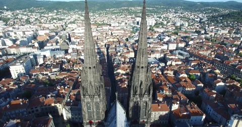 Drone view of Clermont Ferrand Cathedral 動画素材 131832913