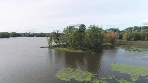 Drone view, crane shot, gently rising above the rivire des milles-iles, Lav.. 動画素材 273132091