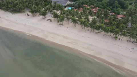 Drone view of the empty white sand beach in the central Thailand. Video stock 204119040