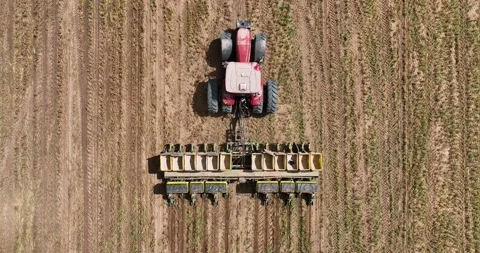 Drone view of grain planting machine in Luís Eduardo Magalhães, MATOPIBA Stock Footage 316086570