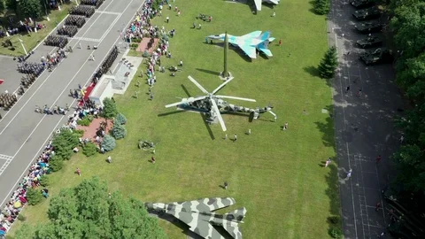 Drone view half-way through the chamber Video stock 111874151