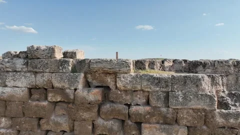 Drone view of Harran castle walls and ancient fortress ruins in Sanliurfa 스톡 동영상 324117881