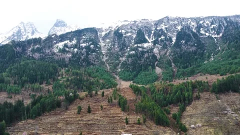 Drone view of Himalayan mountain range with snow peaks in Harsil Valley Vídeo Stock 330876757