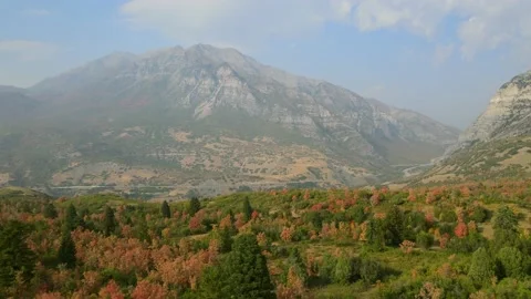 Drone view of incredible fall landscape around the base of mountain landscape 스톡 동영상 139662472