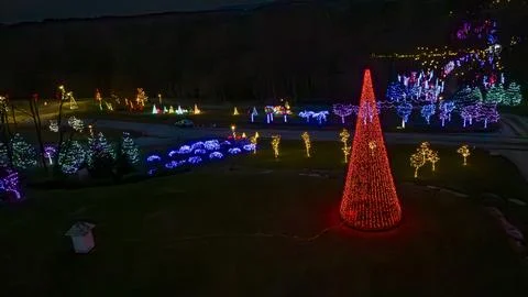 Drone View of Large Drive Thru Christmas Display, With Lots of Colored Lights Foto stock