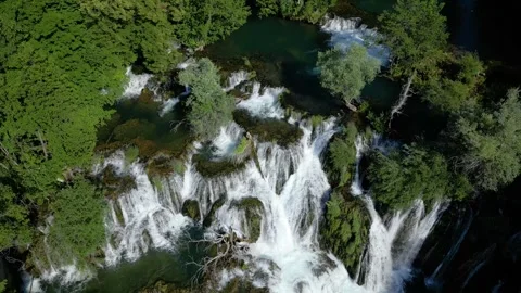 Drone View of Martin Brod Waterfalls in Una National Park Vídeos de archivo 339472533