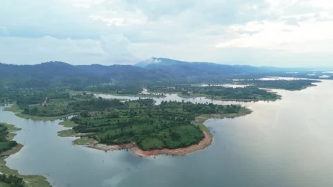 Drone View of Nam Theun 2 Hydropower Reservoir and Islands, Laos Video stock 330184225
