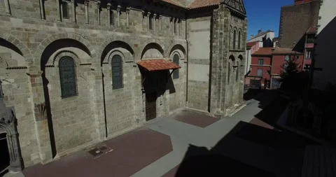 Drone view of Notre Dame du Port Basilica (Clermont-Ferrand) Stock-Footage 131833863
