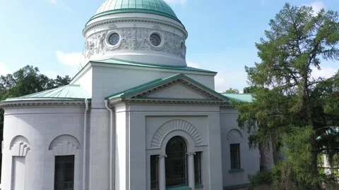 Drone view of ornate domed structure transitioning to aerial panorama Video stock 321833546