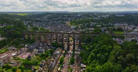 A drone view over bridge Morlaix. Aerial view of the city of Morlaix in France Video stock 311270250