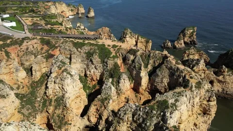Drone View of Ponta da Piedade Coastline in Lagos, Algarve, Portugal Vídeos de archivo 340265296