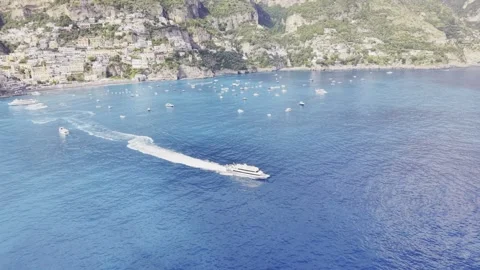 Drone View of Positano Beach and Amalfi Coast Italy Vidéo 334721018