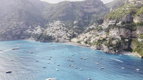Drone View of Positano Coastline and Mediterranean Sea Vidéo 334724149