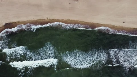 Drone view to the sea waves. Cloudy, stormy weather. Black Sea. Sand beach Vídeo Stock 160596808