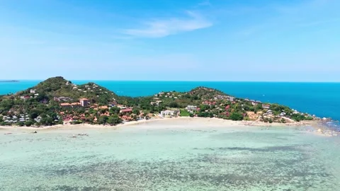 Drone view, shallow sea on tropical island Koh Samui, Thailand (1of2) Vídeos de archivo 334816144