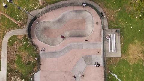 Drone view of skateboarding park with multiple people present. Stock-Footage 162085460