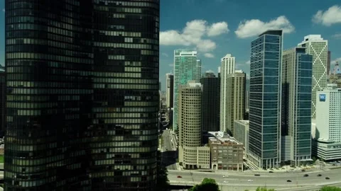 Drone view of a skyscraper in downtown of Chicago on a bright summer day sh.. Stock Footage 233657006