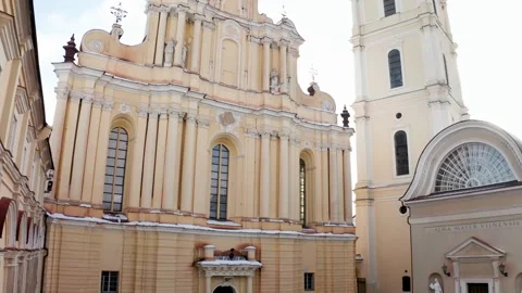 Drone view of St. John’s Church and Vilnius downtown in winter, Lithuania 库存影片 330290946