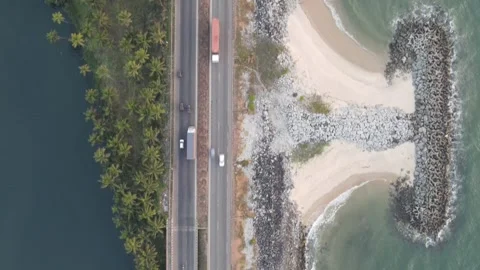 Drone view of the stunning Maravanthe Beach coastline in Udupi, Karnataka Vídeo Stock 345994846