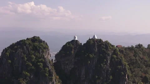 Drone view of temple buildings on mountaintop, Wat Phra Phutthabat Sutthawat Video stock 330967307